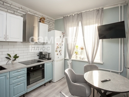 Продается 4-комнатная квартира Молодежный пр-кт, 79.4  м², 7200000 рублей