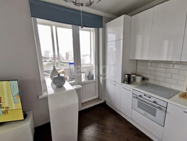Продается 2-комнатная квартира Семьи Шамшиных ул, 54.2 м², 10900000 рублей