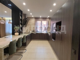 Продается 3-комнатная квартира Кедровая ул, 93  м², 24500000 рублей