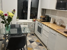 Продается 4-комнатная квартира Петухова ул, 74  м&sup2;, 7000000 рублей