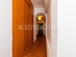 Продается 4-комнатная квартира Красный пр-кт, 75.8  м&sup2;, 6980000 рублей