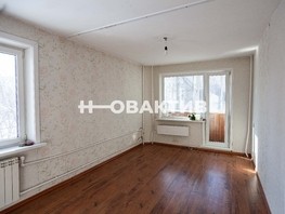 Продается 2-комнатная квартира Петухова ул, 49  м², 3500000 рублей