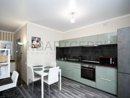 Продается 1-комнатная квартира Комарова пр-кт, 39  м², 5700000 рублей