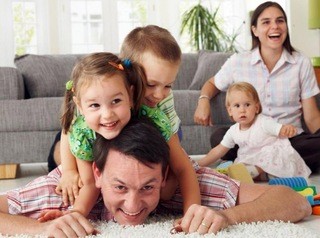 Больше многодетных семей смогут получить 450 тысяч рублей от государства на погашение ипотеки