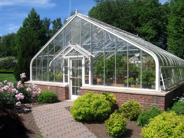 За какие теплицы дачникам придется платить налог?