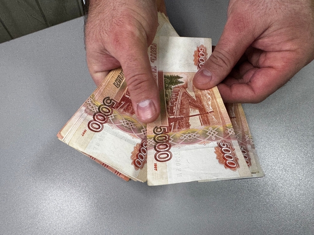 Кому помогут накопить на первый взнос по ипотеке
